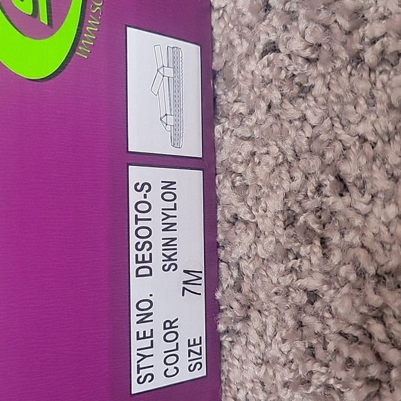 Sandel - Picture 6 of 8